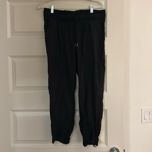 LULULEMON Dance Studio Jogger Crop 8